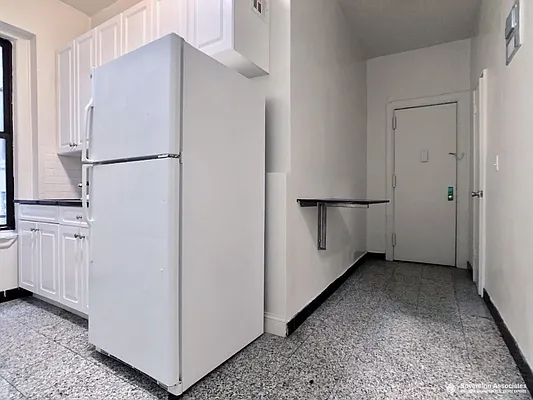 Rented by Sovereign Associates | media 8