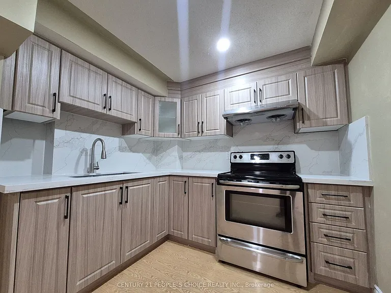 1292 Godwick Dr #LOWER — Photo 16