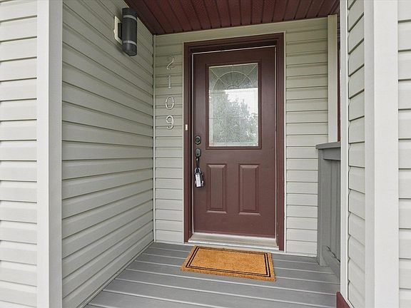 4th image of 2109 37th Ave NW