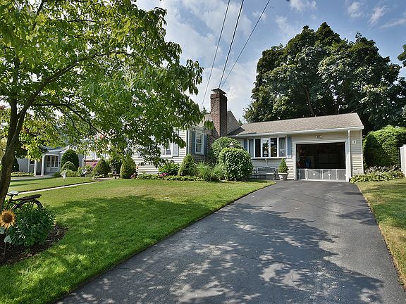 4th image of 291 Garden City Dr