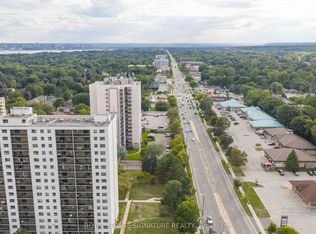 975 Warwick Ct #1608, Burlington, ON L7T 3Z7