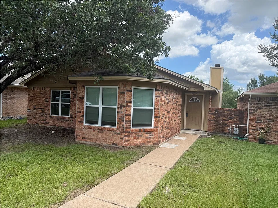 4011 Windswept Dr