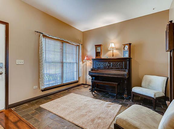 4th image of 1719 Whispering Oaks Dr