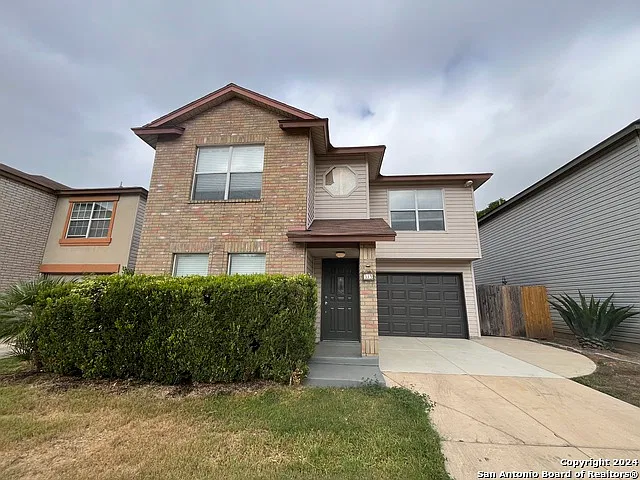 4 bed, 2.5 bath, 1734 sqft, $1,800 — Photo 2