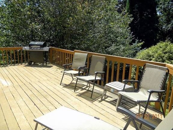 Entertainer's deck