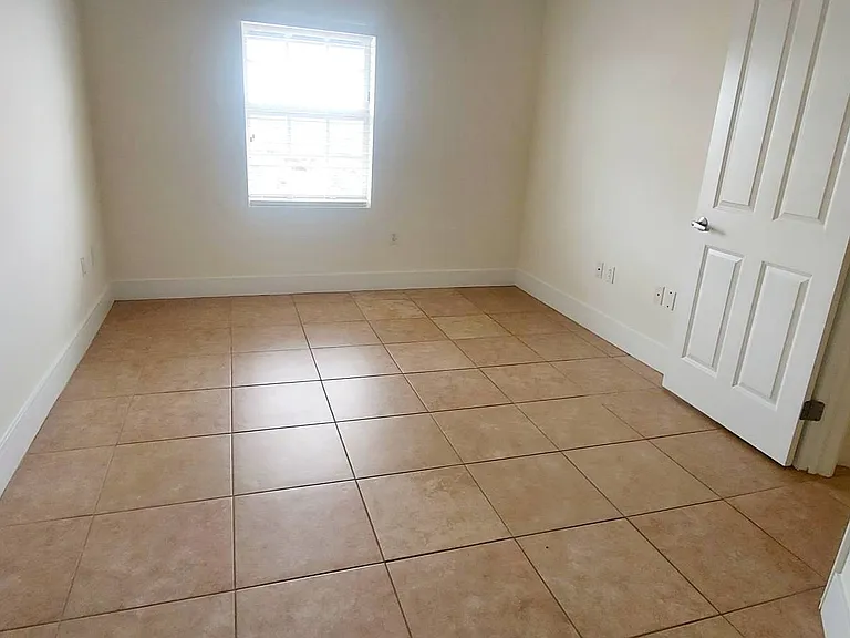 300 State St E #324 — Photo 19