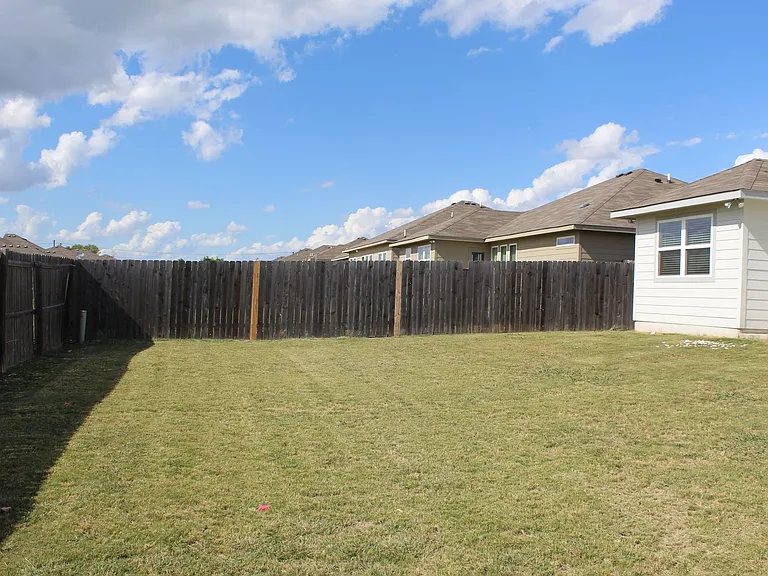 1104 Jamestown Dr — Photo 21