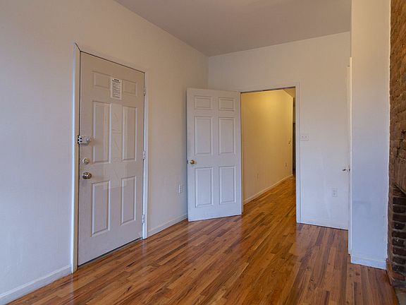 5th image of 250 Stagg St #1B