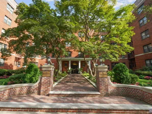 100 Prospect Ave APT 2G, Hackensack, NJ 07601