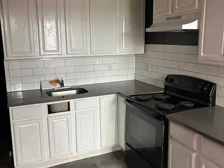 160 Ridge Ave #2 — Photo 2