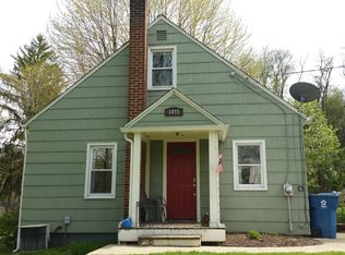 3895 Locust Hill Dr, Barberton, OH 44203