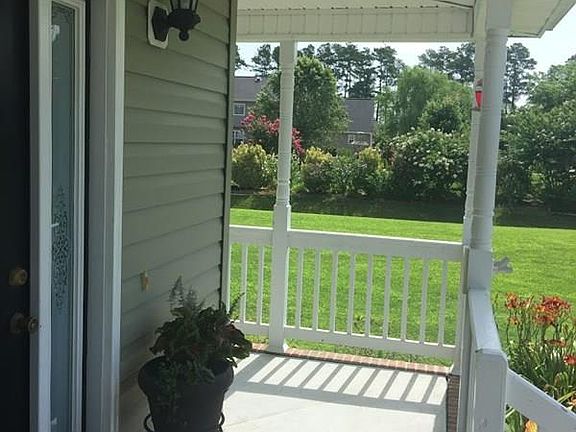 3rd image of 107 Esquire Ln