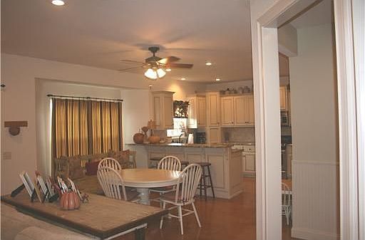 4th image of 15625 Gaddy Ln