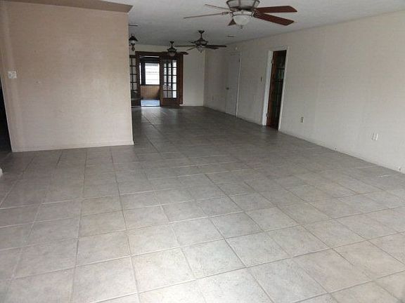 3rd image of 100 Glenwood Dr