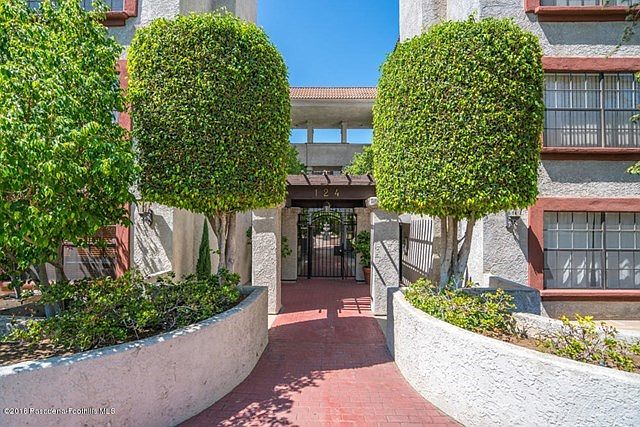 124 Monterey Rd MLS-1