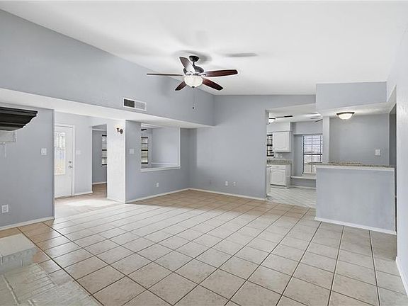 4th image of 2800 Carnaby Ln