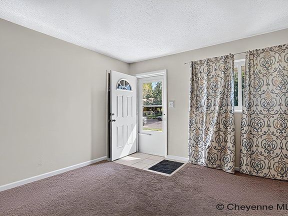 4th image of 110 Ahrens Ave