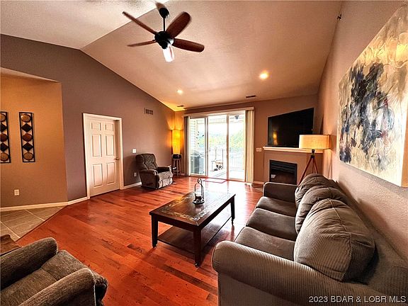 3rd image of 748 Pershing Dr Unit 4C