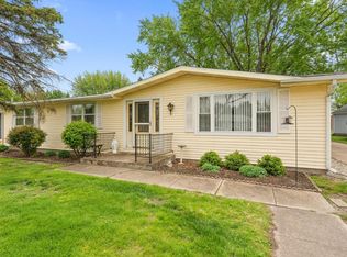 103 E Holley Dr, Kentland, IN