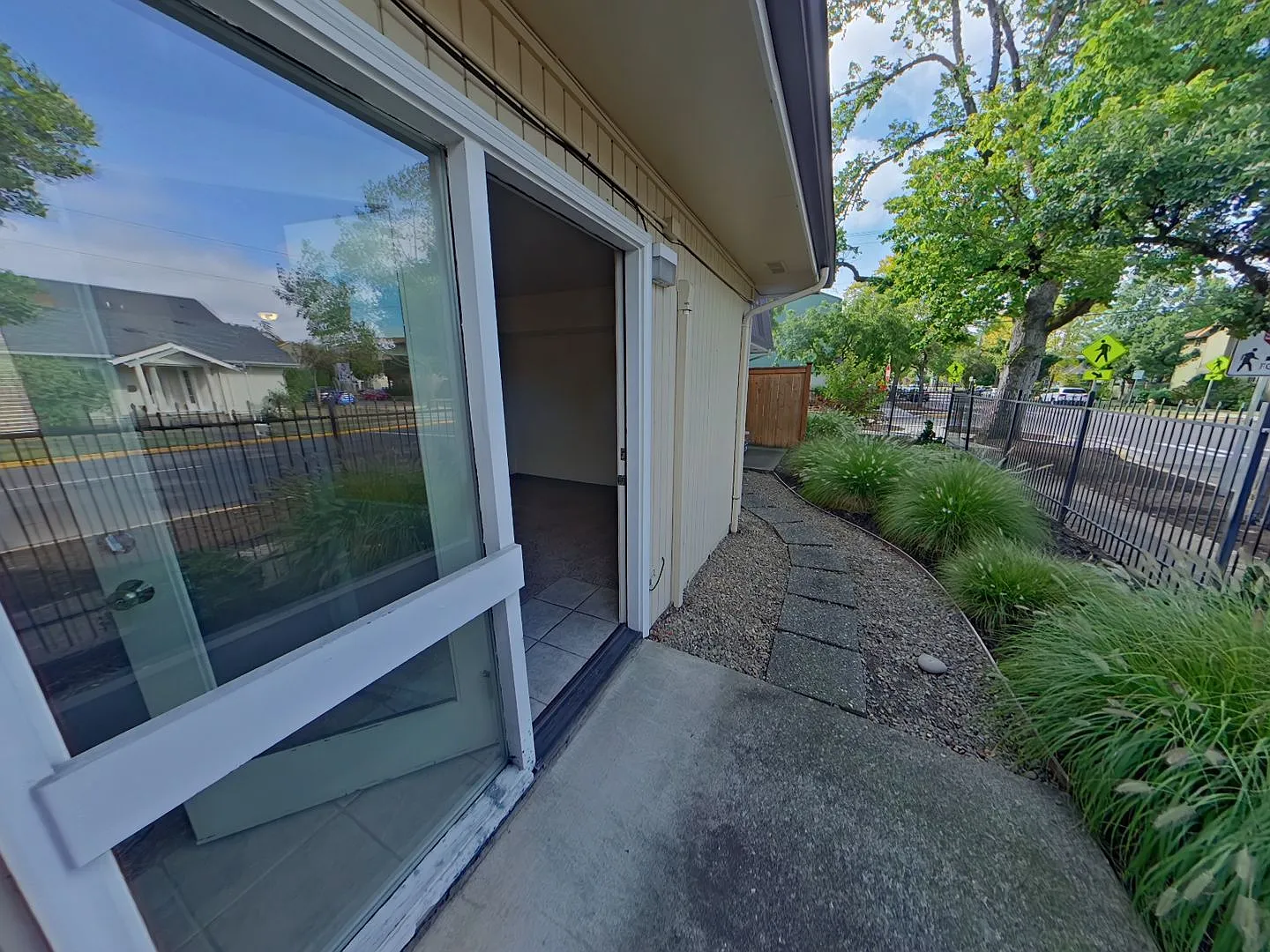 1695 Patterson Street — Photo 4
