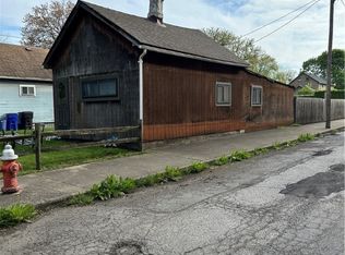 1590 & 1594 E 39th St, Cleveland, OH 44114