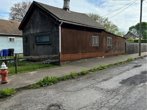 1590 & 1594 E 39th St, Cleveland, OH 44114