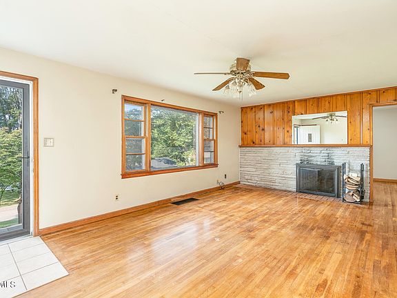 5th image of 306 Iroquois Dr