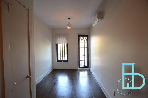 Rented by Miron Realty Group | media 26