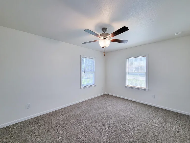 413 S Market St — Photo 28