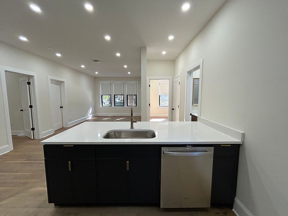 1st image of 4636-38 N Hamilton Ave #36