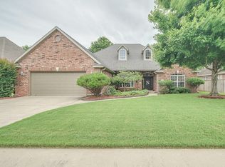 505 SE Eaton St, Bentonville, AR 72712