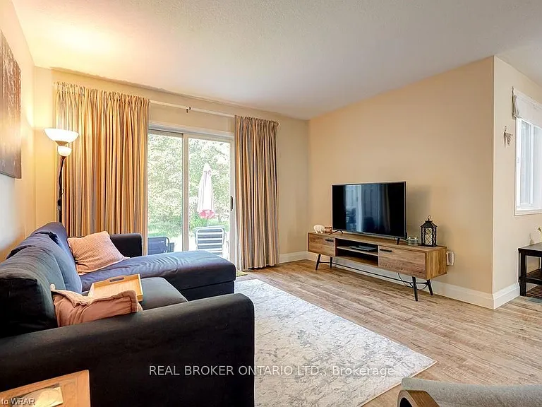 555 Mariner Dr — Photo 16
