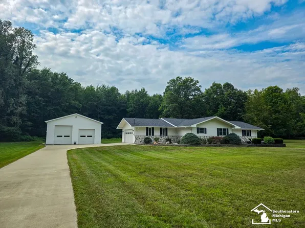 10301 Douglas Rd, Temperance, MI 48182