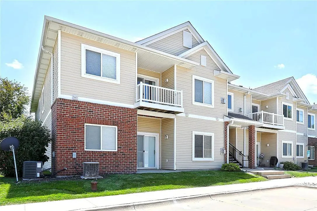 2 bed, 1000 sqft, $1,200 — Photo 1
