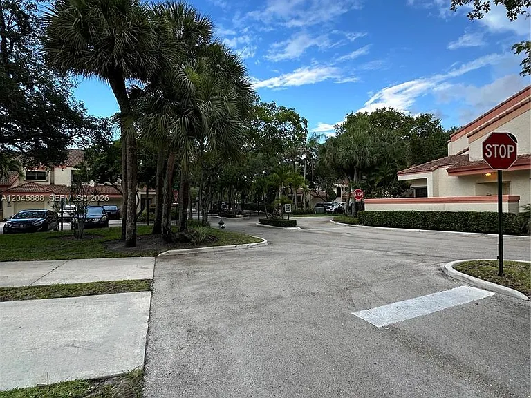 3345 Emerald Oaks Dr #106 — Photo 38