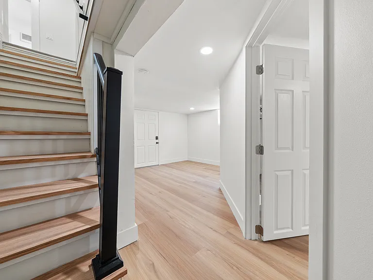4716 7th Ave NE #A — Photo 21