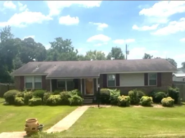 1602 Pinehurst Blvd, Sheffield, AL 35660