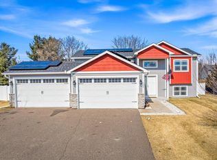 704 Edgewood St SW, Isanti, MN 55040