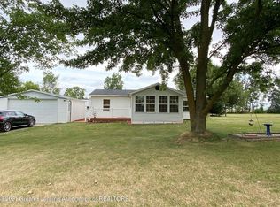 1713 E Steel Rd, Saint Johns, MI 48879