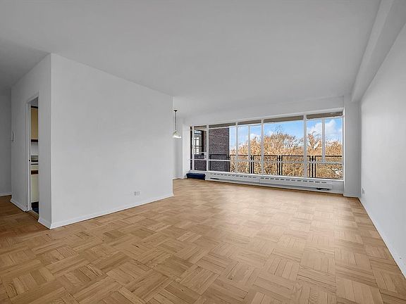 3rd image of 2727 Palisade Ave APT 12A