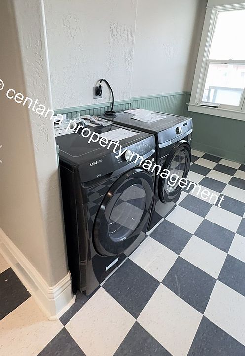 1st image of 701 W Galena St