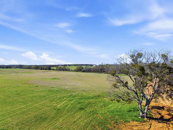 4th image of 3120 Holbrook Rd