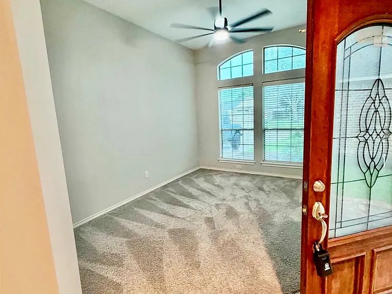 5607 Wagon Wheel Ln — Photo 3