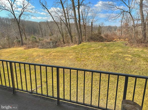 63 Hermitage Dr