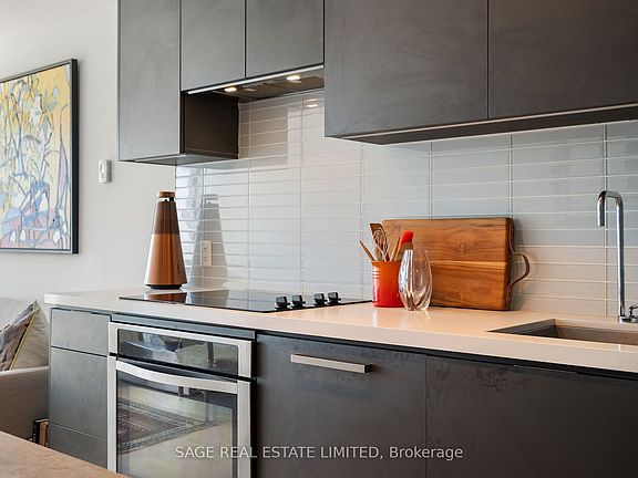 3rd image of 60 Colborne St #706