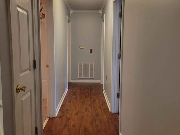 4th image of 2624 Guyer St