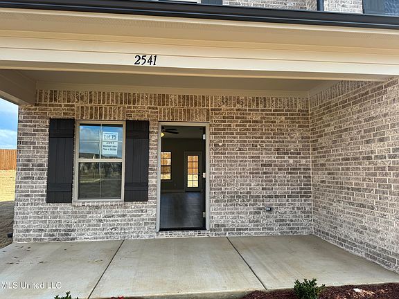 2nd image of 2541 Marion Ln