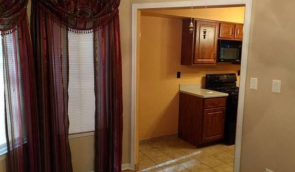 Kitchen entry