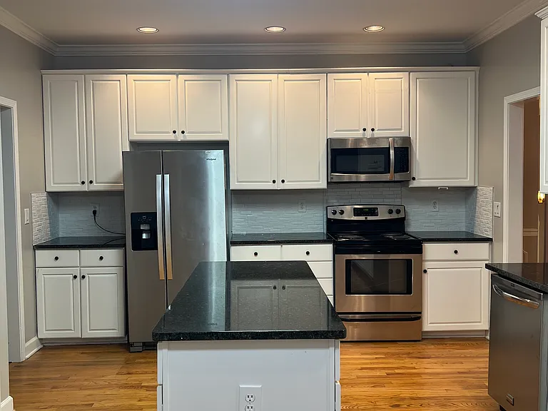 601 Southdale Cir — Photo 28