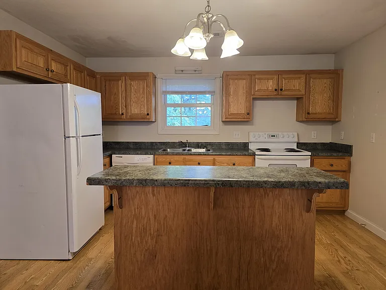 104 Parks St #401 — Photo 2